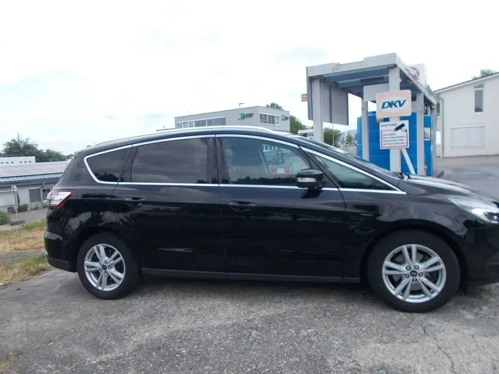 Gebraucht Ford S-MAX Titanium 190 PS (139 kW) 2018 Schwarz Van / Kleinbus