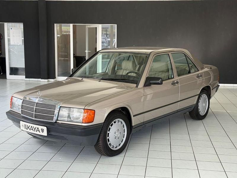 Gebraucht Mercedes 190 118 PS (86 kW) 1987 Gold Limousine
