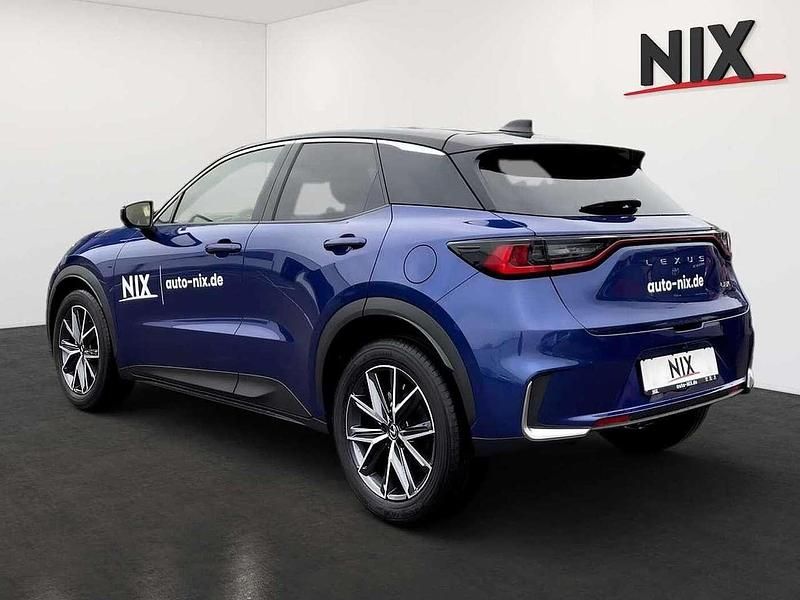 Gebraucht Lexus LBX 136 PS (100 kW) 2024 Nachtblau SUV