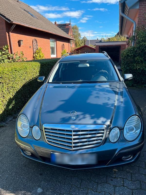 Silber Gebraucht 2007 Mercedes E280 Elegance Kombi | 4.000 € (Etwas zu teuer) - Bild 1/4