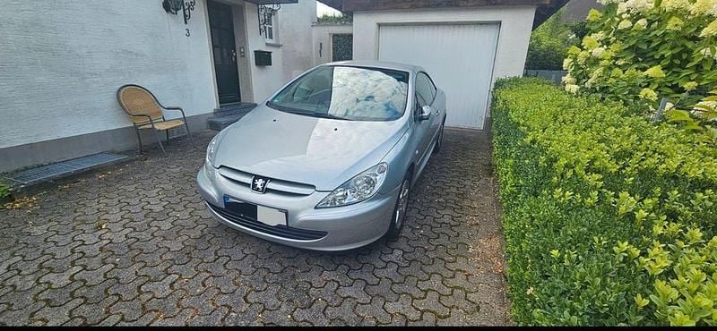 Silber Gebraucht 2004 Peugeot 307 CC Cabrio | 2.000 € (Guter Preis) - Bild 1/4