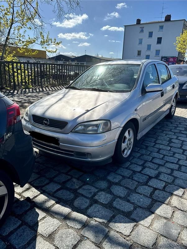 Gebraucht Opel Astra 115 PS (84 kW) 1999 Silber Limousine