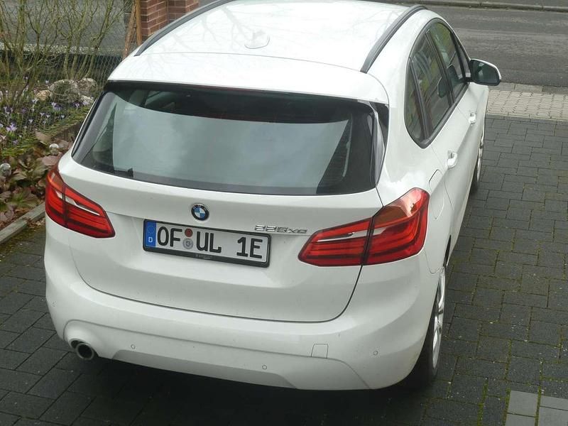 Gebraucht BMW 225 224 PS (164 kW) 2020 Weiß Van / Kleinbus