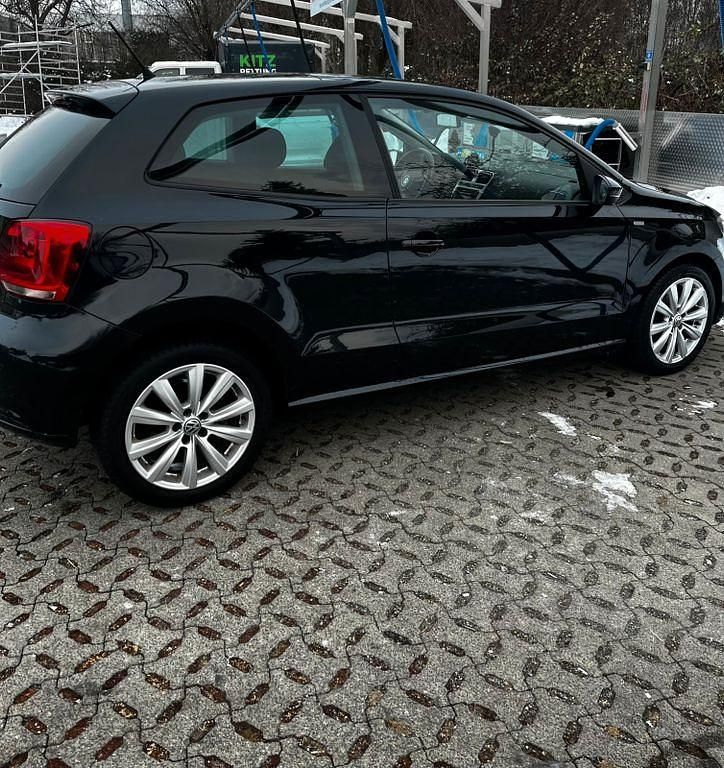 Second-hand VW Polo 90 CP (66 kW) 2012 Negru Hatchback