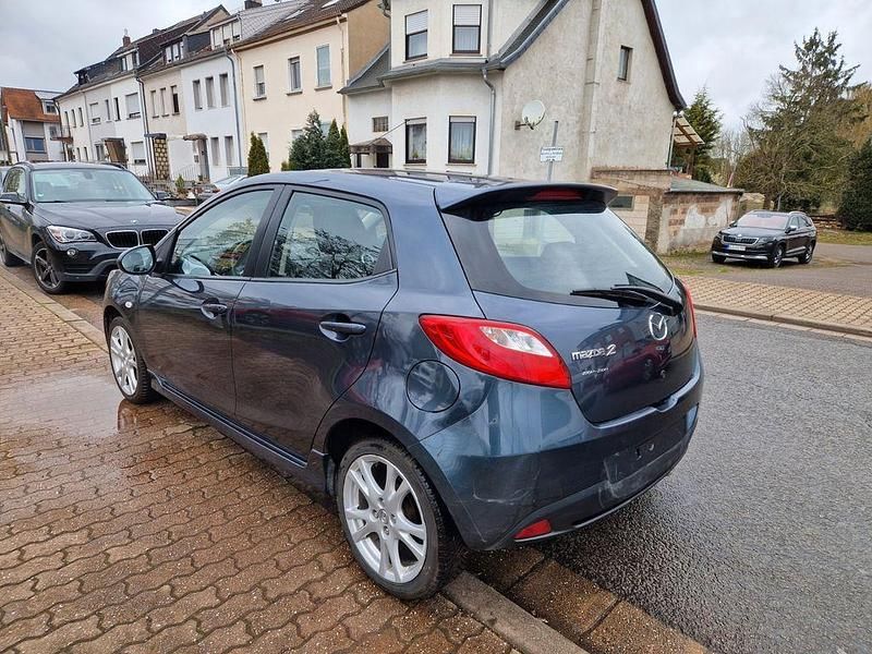 Gebraucht Mazda 2 Independence 90 PS (66 kW) 2010 Grau Kleinwagen
