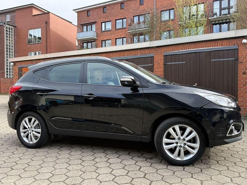 Gebraucht Hyundai Tucson 163 PS (119 kW) 2011 Schwarz SUV