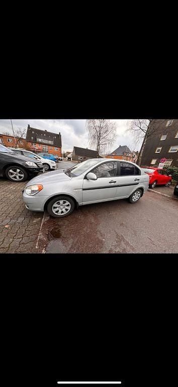 Gebraucht Hyundai Accent 97 PS (71 kW) 2009 Grau Limousine