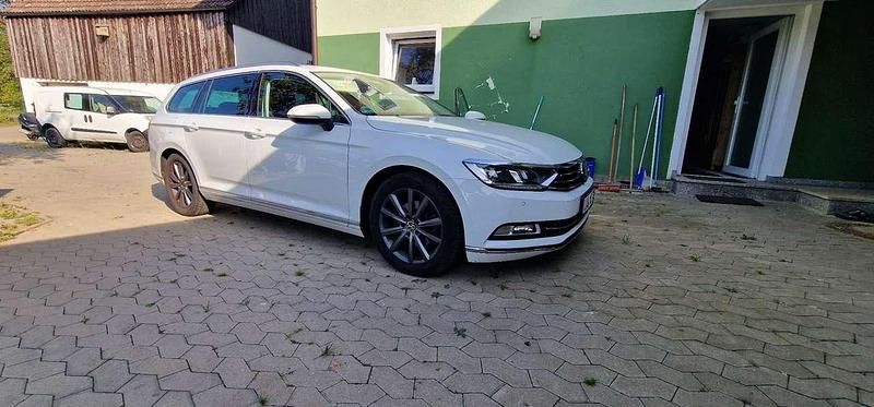 Gebraucht 2018 VW Passat Comfortline Kombi | 20.500 € (Fairer Preis) - Bild 1/4