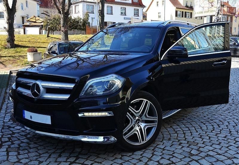 Schwarz Gebraucht 2015 Mercedes GL350 AMG SUV | 25.900 € (Fairer Preis) - Bild 1/4