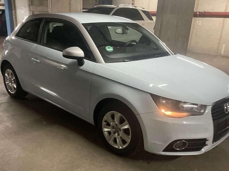 Blau Gebraucht 2012 Audi A1 Attraction Kleinwagen | 5.700 € (Fairer Preis) - Bild 1/4