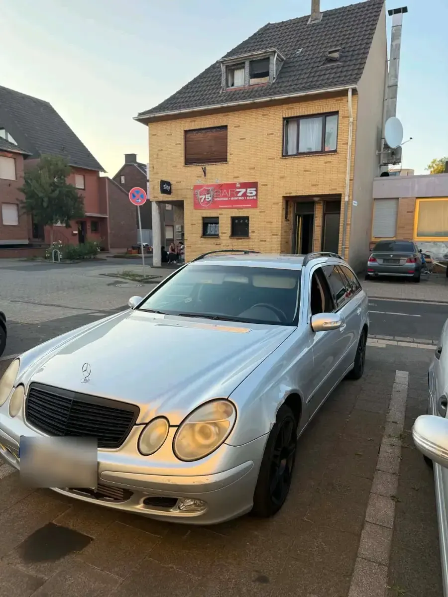 Gebraucht Mercedes E320 204 PS (150 kW) 2004 Silber Kombi
