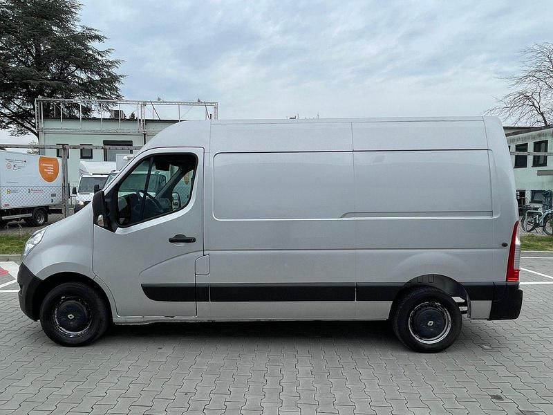 Gebraucht Opel Movano 131 PS (96 kW) 2018 Silber Van / Kleinbus
