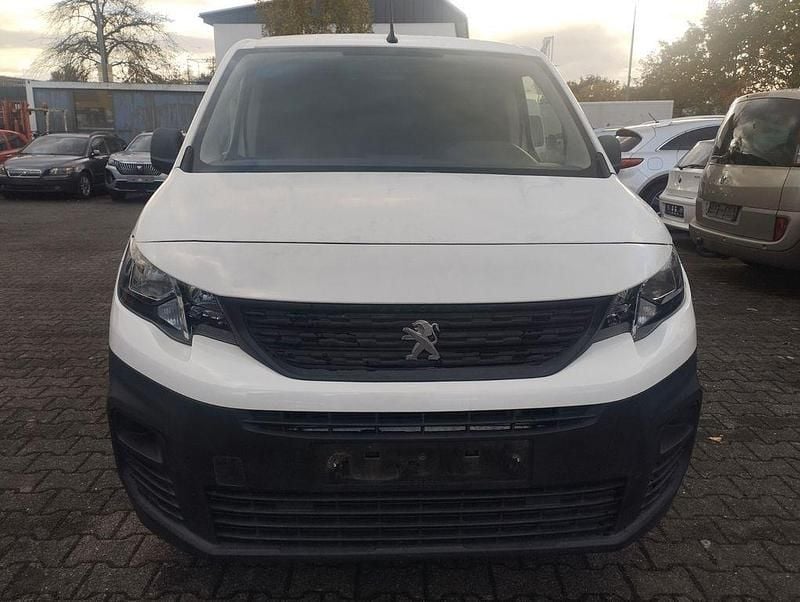 Weiß Gebraucht 2019 Peugeot Partner Van | 7.735 € - Bild 1/4