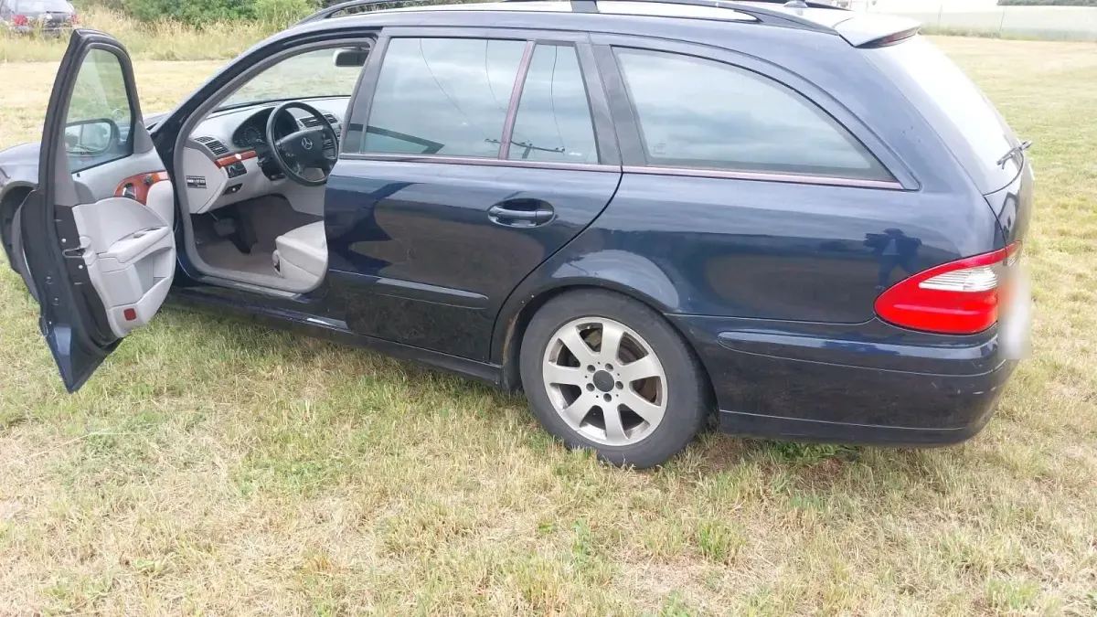Gebraucht Mercedes E220 170 PS (125 kW) 2007 Blau Kombi