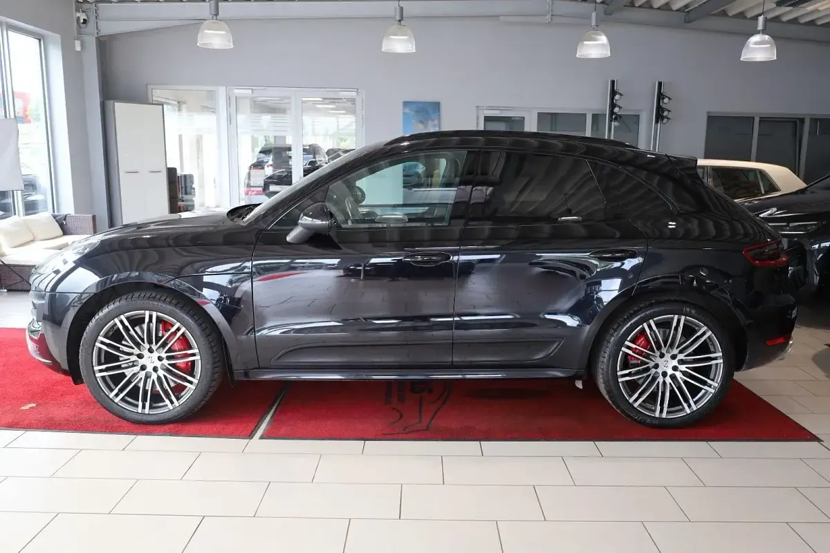Gebraucht Porsche Macan Performance Package 441 PS (324 kW) 2017 Schwarz SUV