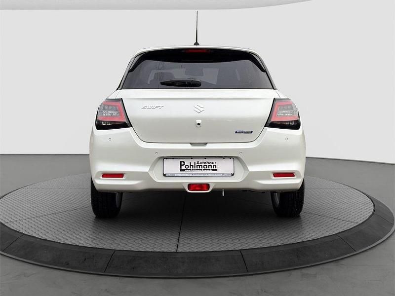 Neu Suzuki Swift Comfort 83 PS (61 kW) 2025 Pure white pearl metallic Limousine
