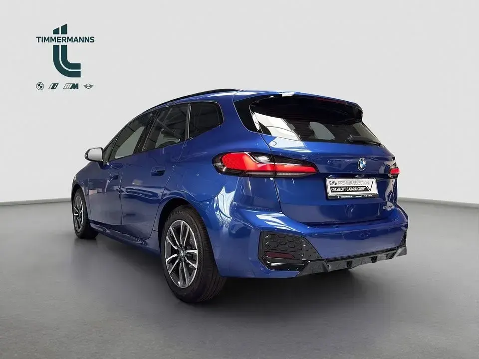 Gebraucht BMW 220 Performance 163 PS (119 kW) 2025 Blau Van / Kleinbus