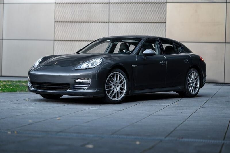 Grau Gebraucht 2013 Porsche Panamera 4 Limousine | 29.990 € (Fairer Preis) - Bild 1/4