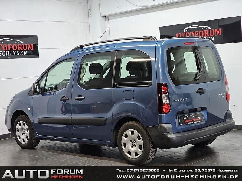 Gebraucht Peugeot Partner Tepee Active 98 PS (72 kW) 2018 Blau Van / Kleinbus