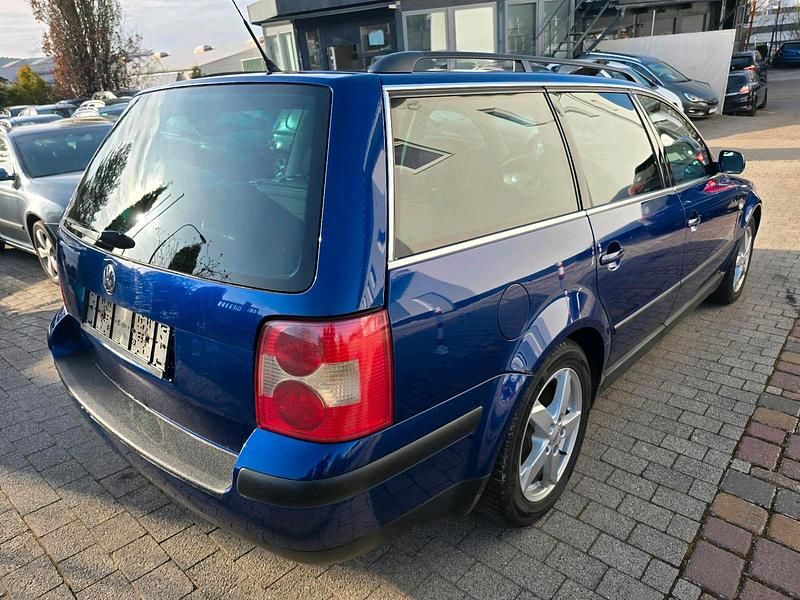 Gebraucht VW Passat Comfortline 150 PS (110 kW) 2001 Blau Kombi