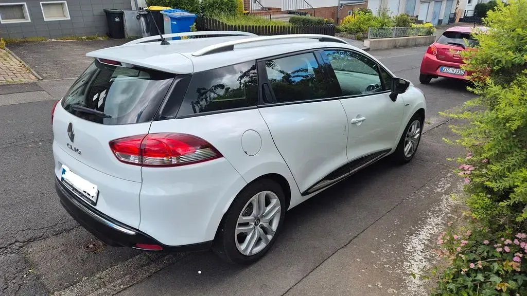 Gebraucht Renault Clio LIMITED 73 PS (53 kW) 2018 Weiß Limousine