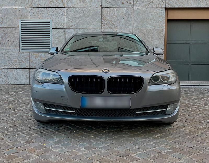 Second-hand BMW 520 184 CP (135 kW) 2012 Gri Berlinǎ