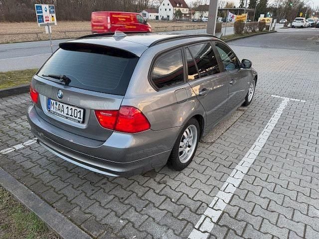 Gebraucht BMW 316 Performance 116 PS (85 kW) 2011 Grau Kombi