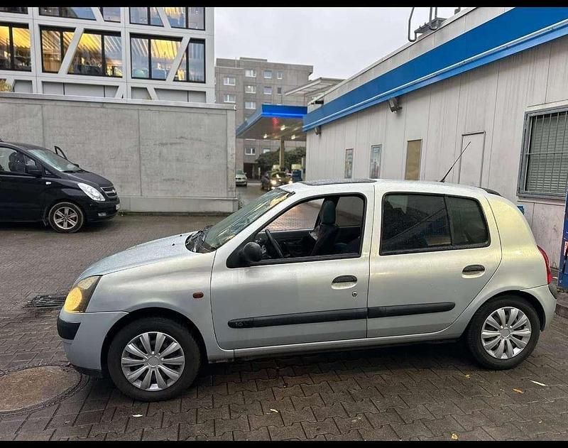 Gebraucht Renault Clio II 75 PS (55 kW) 2002 Limousine