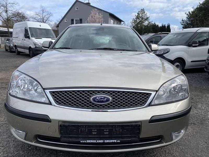 Gebraucht Ford Mondeo Ghia 145 PS (106 kW) 2004 Platinum metallic Kleinwagen