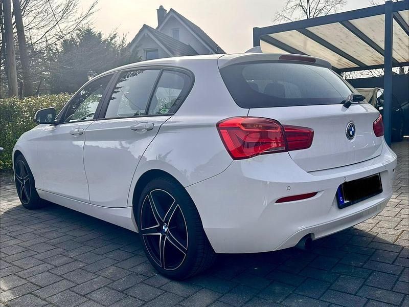 Gebraucht BMW 116 Advantage 109 PS (80 kW) 2017 Weiß Kleinwagen