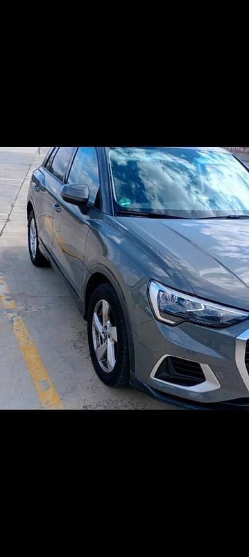 Grau Gebraucht 2019 Audi Q3 SUV | 25.600 € (Etwas zu teuer) - Bild 1/4