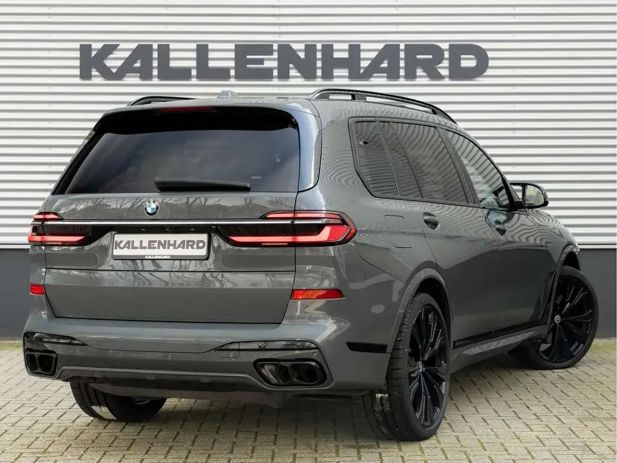 Gebraucht BMW X7 M Sport 530 PS (389 kW) 2023 Grau SUV