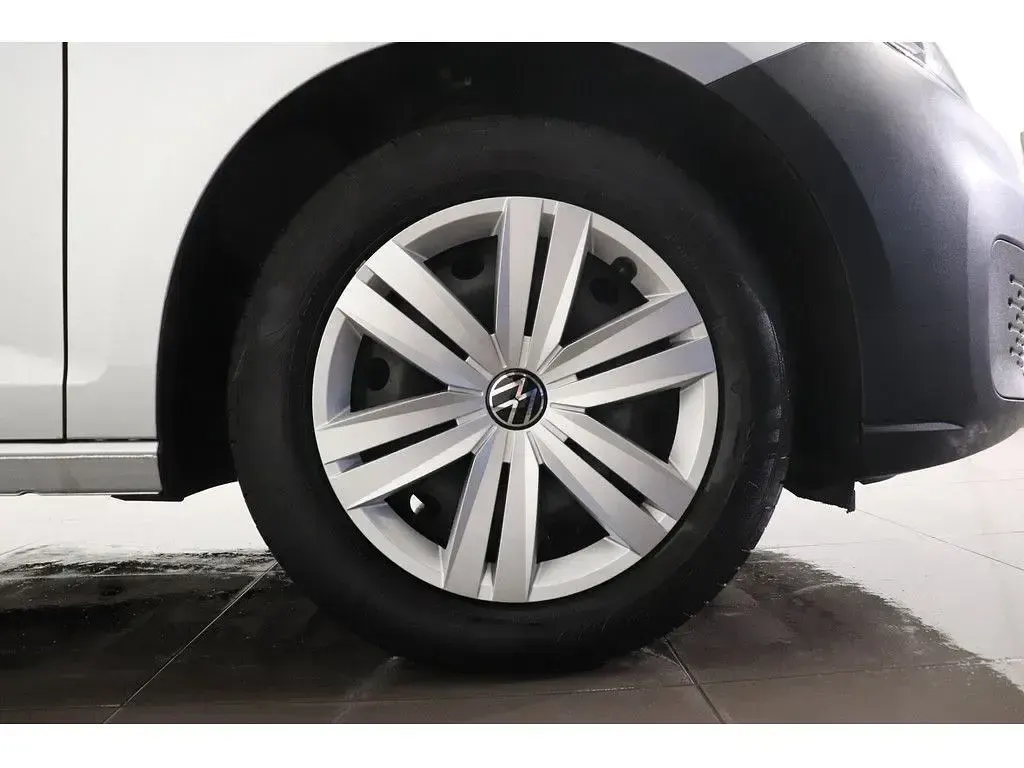 Gebraucht VW Caddy Basis 102 PS (75 kW) 2021 Reflexsilber Van / Kleinbus