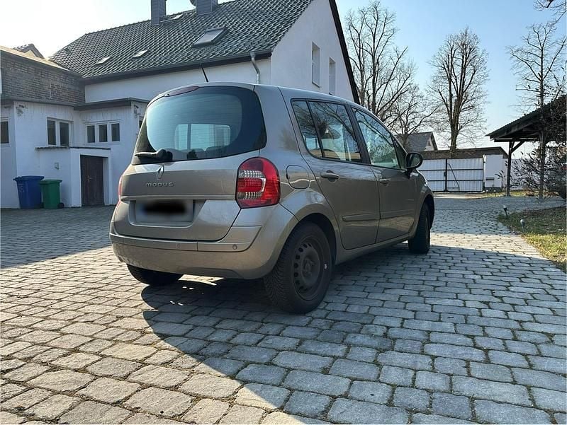 Second-hand Renault Modus 115 CP (84 kW) 2011 Auriu Monovolum