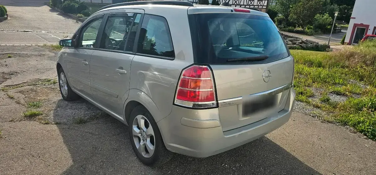 Gebraucht Opel Zafira 140 PS (102 kW) 2005 Gold Van / Kleinbus