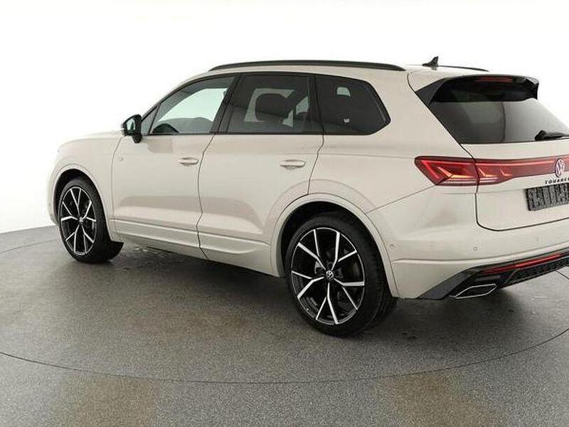 Gebraucht VW Touareg 286 PS (210 kW) 2024 Beige SUV