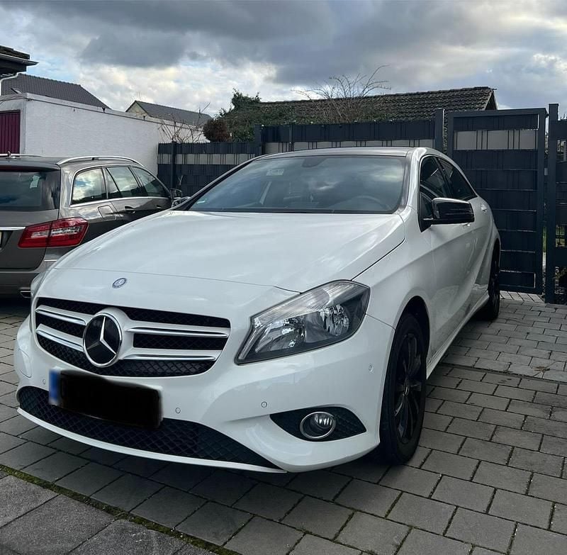 Gebraucht Mercedes A180 2013 Weiß Kleinwagen