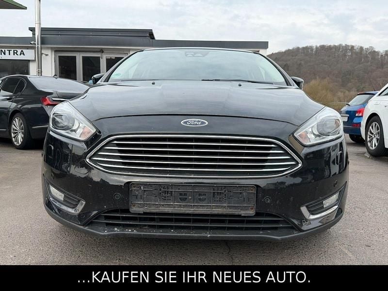 Gebraucht Ford Focus Titanium 120 PS (88 kW) 2015 Schwarz Kombi