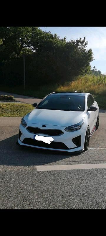 Gebraucht Kia Ceed GT 204 PS (150 kW) 2019 Weiß Kleinwagen