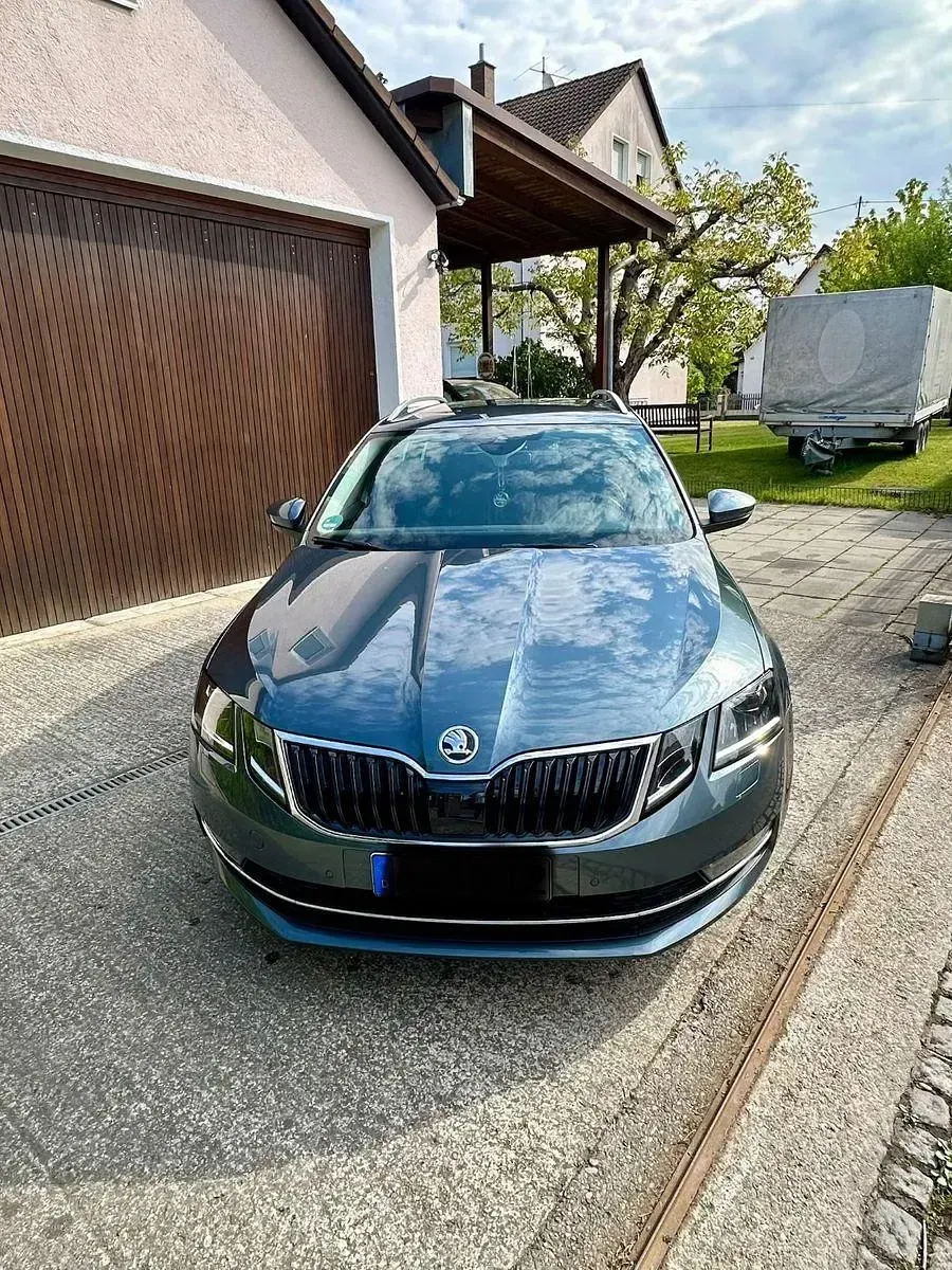 Gebraucht Skoda Octavia Premium Edition 150 PS (110 kW) 2020 Andere farben Limousine