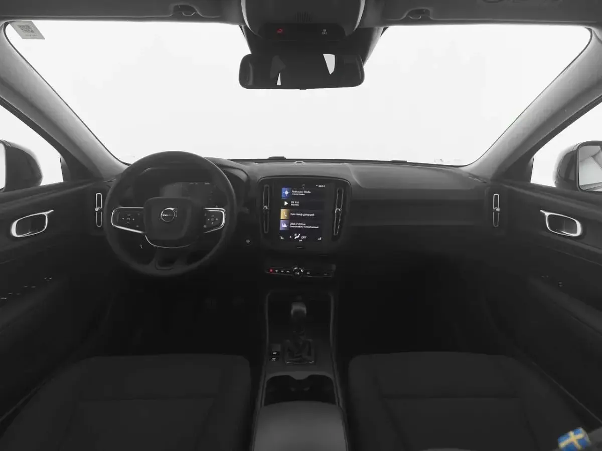 Gebraucht Volvo XC40 129 PS (94 kW) 2023 Grau SUV