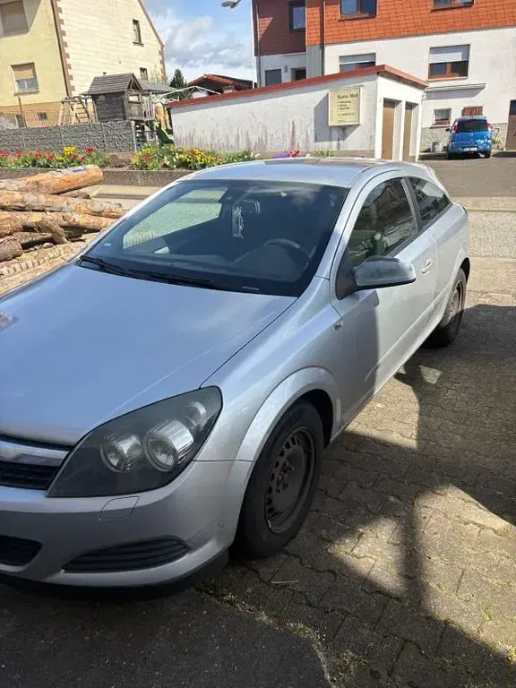 Gebraucht Opel Astra GTC 140 PS (102 kW) 2008 Grau Limousine