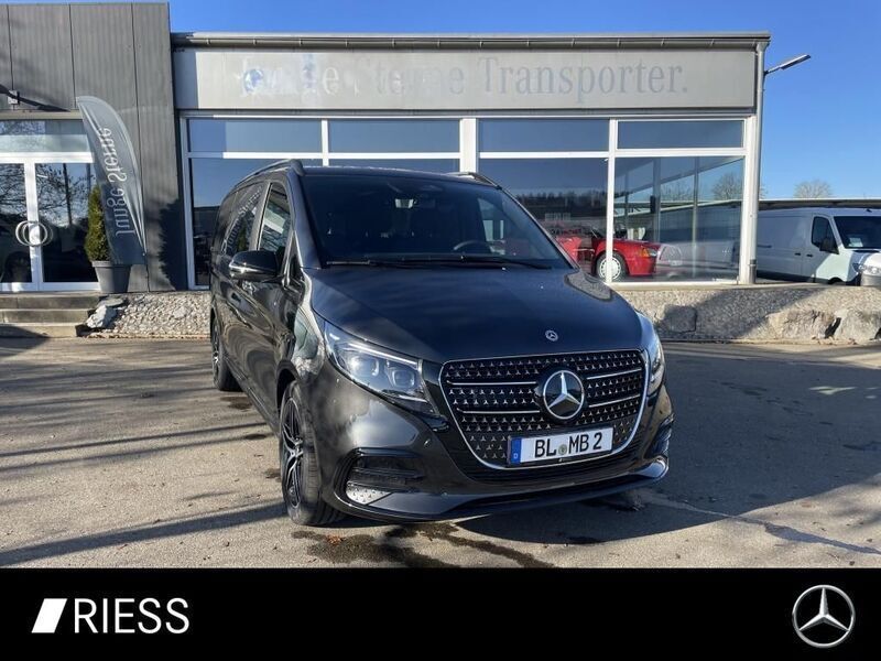 Grau Gebraucht 2024 Mercedes V300 Style Van / Kleinbus | 86.380 € (Teuer) - Bild 1/4