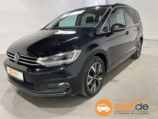 Schwarz Gebraucht 2022 VW Touran Highline Van / Kleinbus | 23.450 € (Guter Preis) - Bild 1/4
