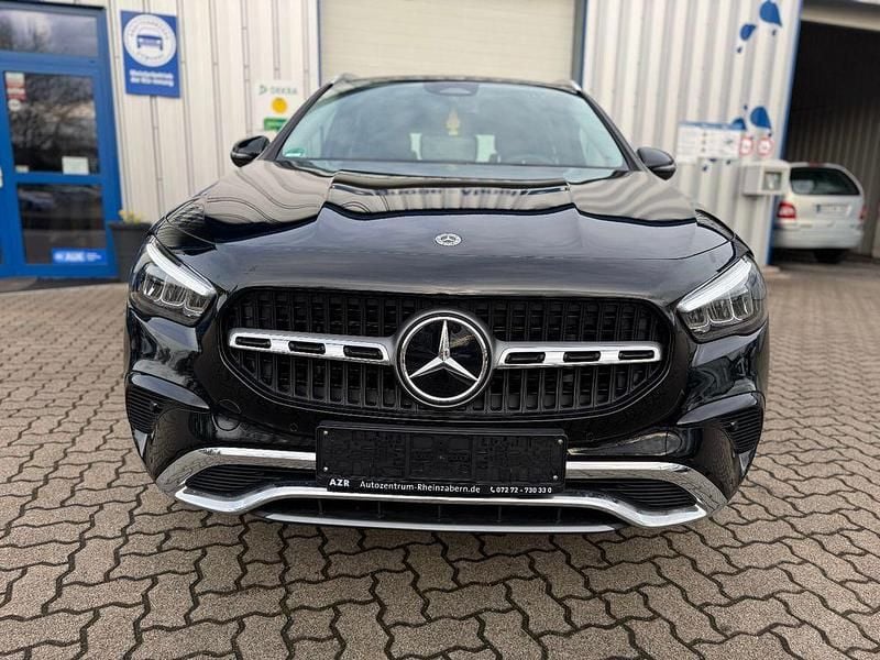 Gebraucht Mercedes GLA200 163 PS (119 kW) 2025 Schwarz SUV