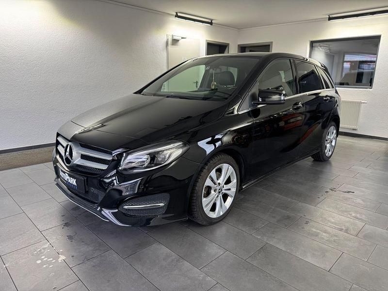 Gebraucht Mercedes B200 Style 136 PS (100 kW) 2018 Schwarz Van / Kleinbus