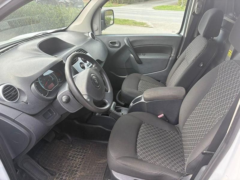 Second-hand Renault Kangoo 44 kW (60 CP) 2012 Alb Monovolum