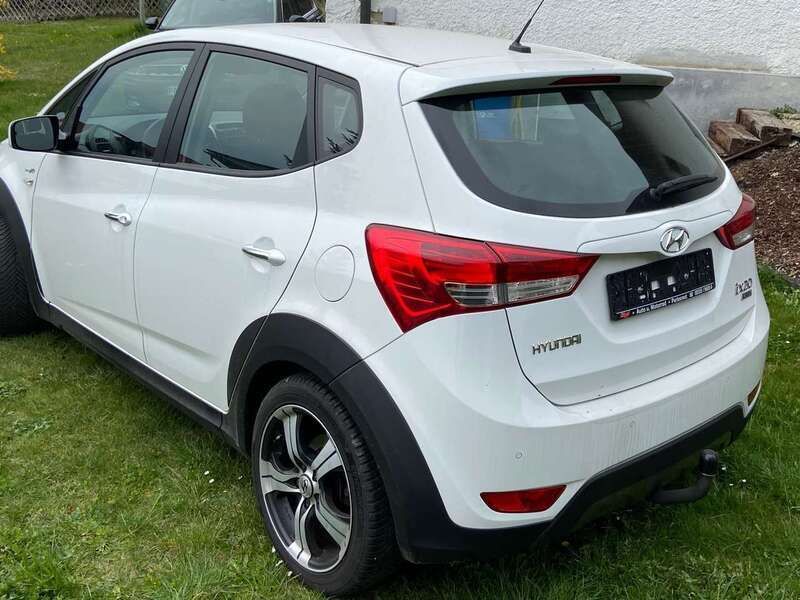 Weiß Gebraucht 2015 Hyundai ix20 Style Van / Kleinbus | 6.600 € (Guter Preis) - Bild 1/4