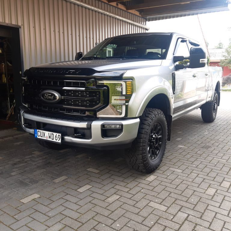 Silber Gebraucht 2021 Ford F250 Lariat SUV | 121.000 € - Bild 1/4