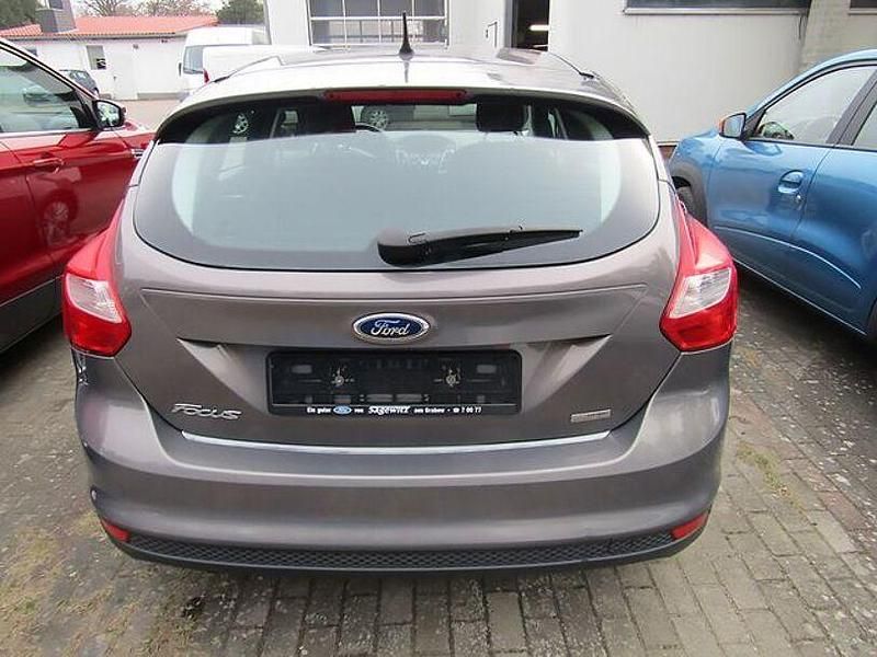 Gebraucht Ford Focus Titanium 101 PS (74 kW) 2013 Braun Limousine